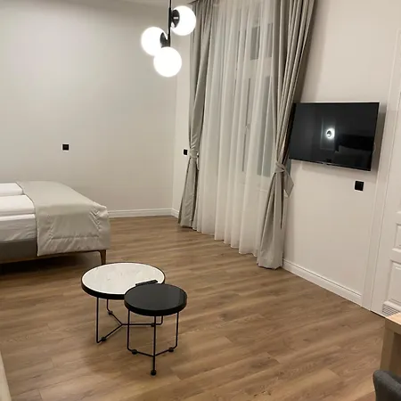 Central Apartments Sarajevo דירה *