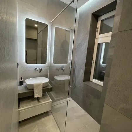 Central Apartments Sarajevo דירה