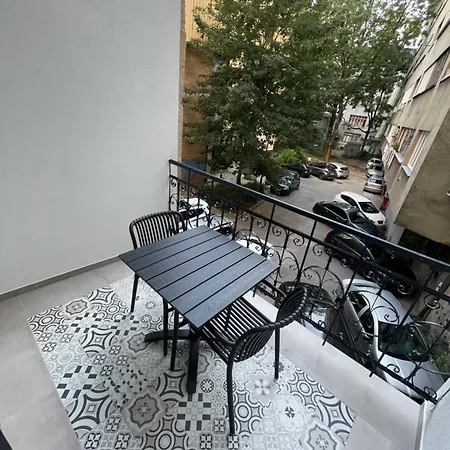 Central Apartments Sarajevo דירה *